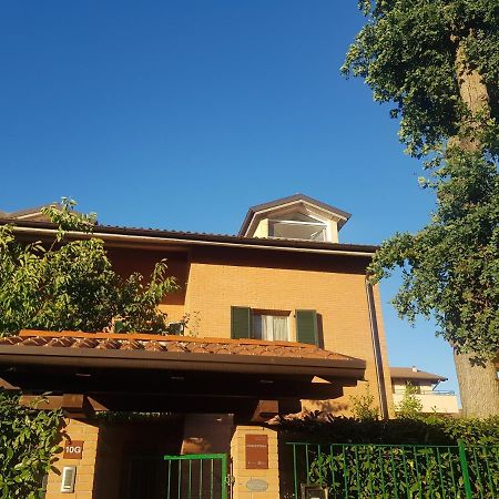 מלון Trivolzio La Quercia Fiorita מראה חיצוני תמונה