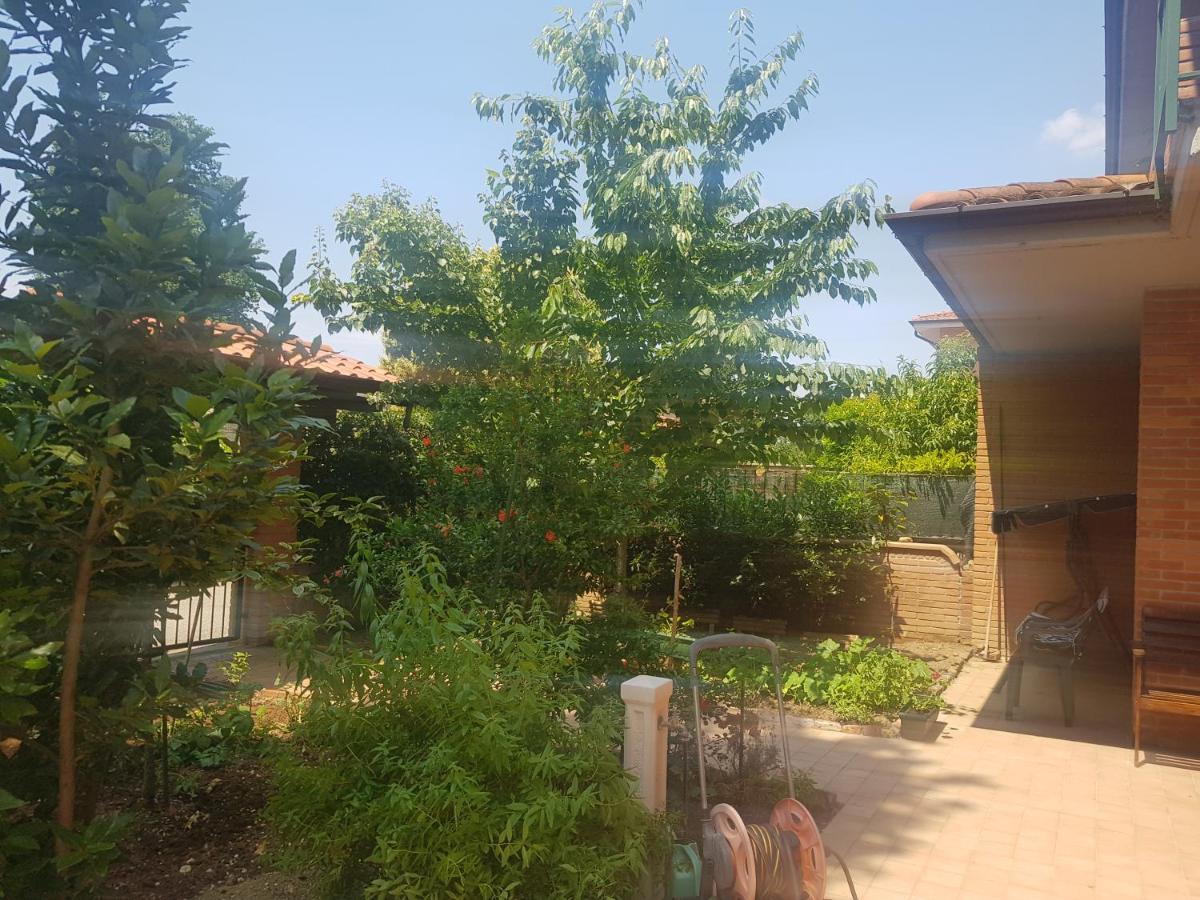 מלון Trivolzio La Quercia Fiorita מראה חיצוני תמונה