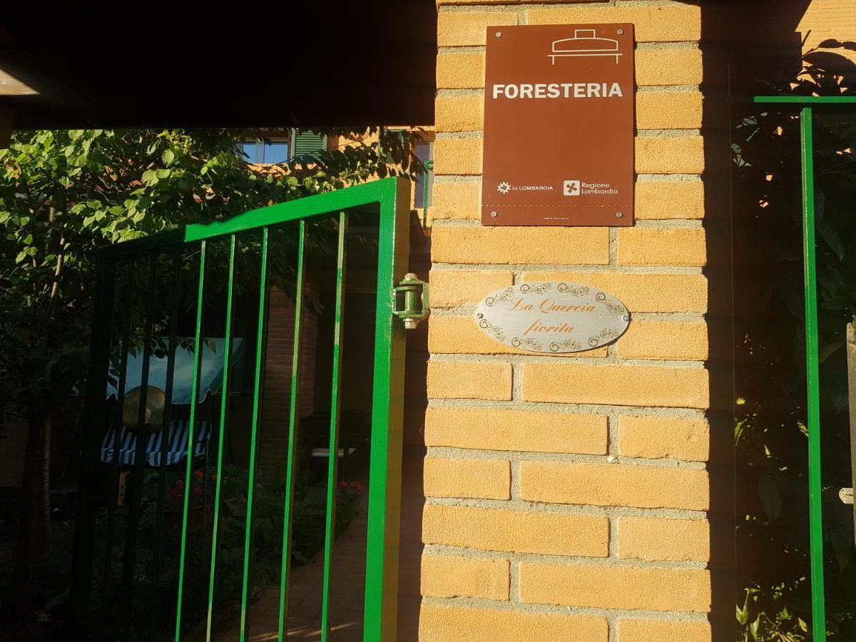מלון Trivolzio La Quercia Fiorita מראה חיצוני תמונה