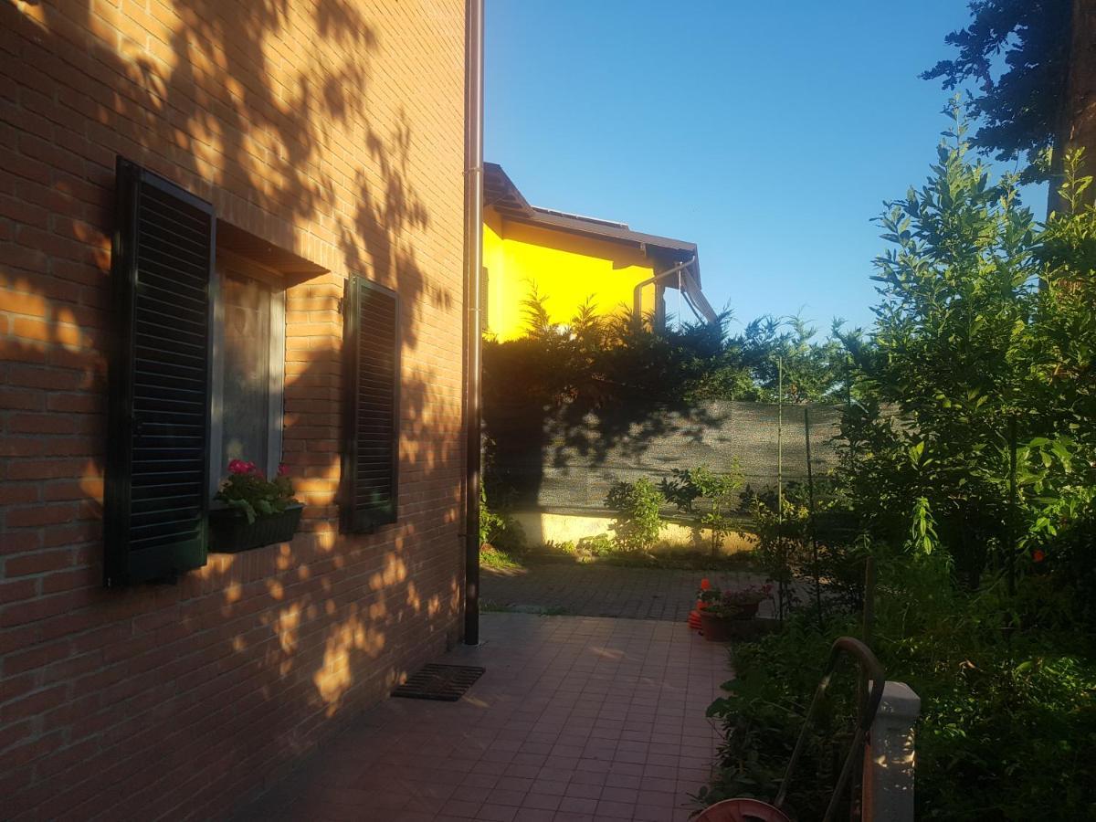 מלון Trivolzio La Quercia Fiorita מראה חיצוני תמונה