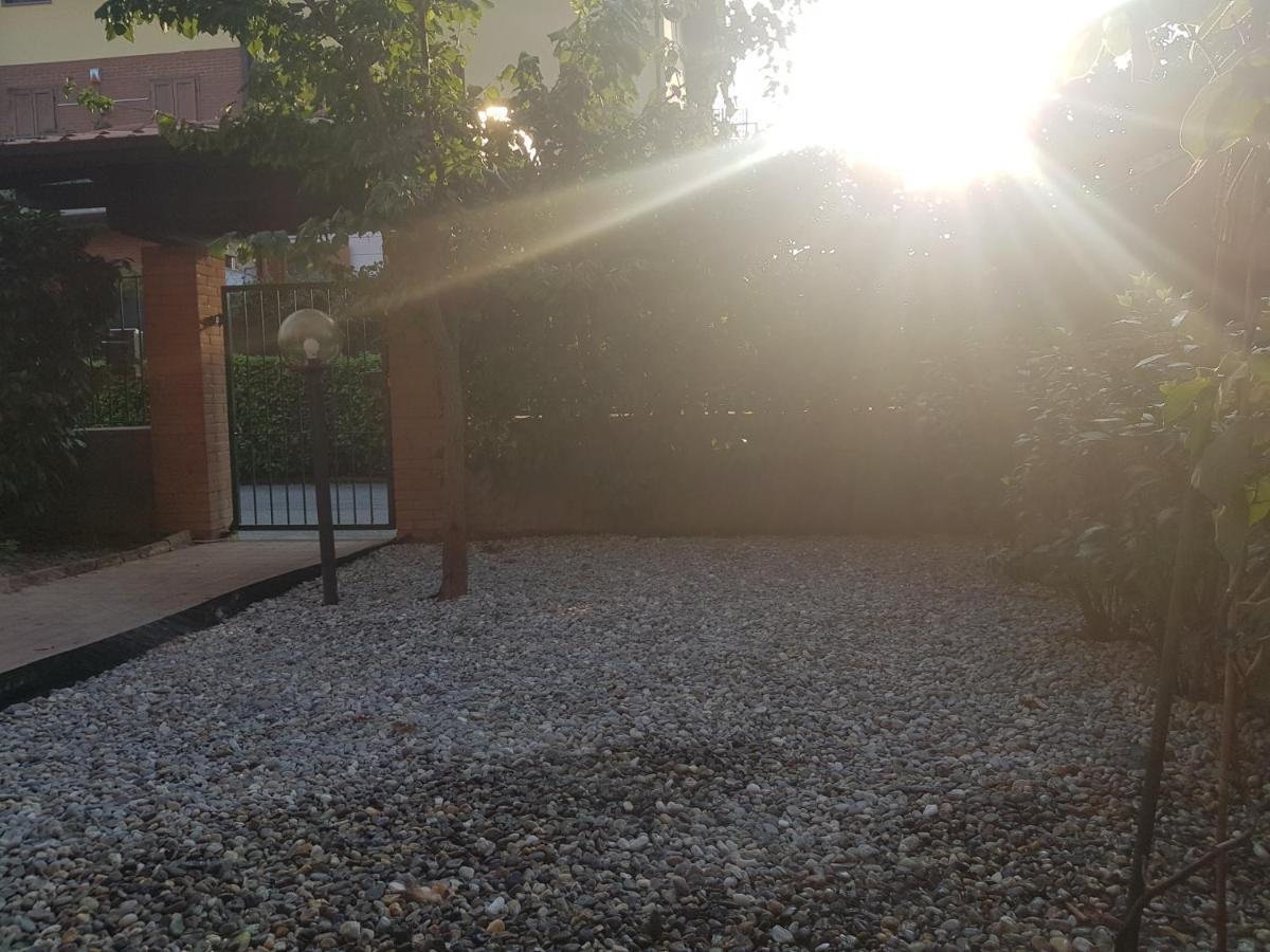 מלון Trivolzio La Quercia Fiorita מראה חיצוני תמונה