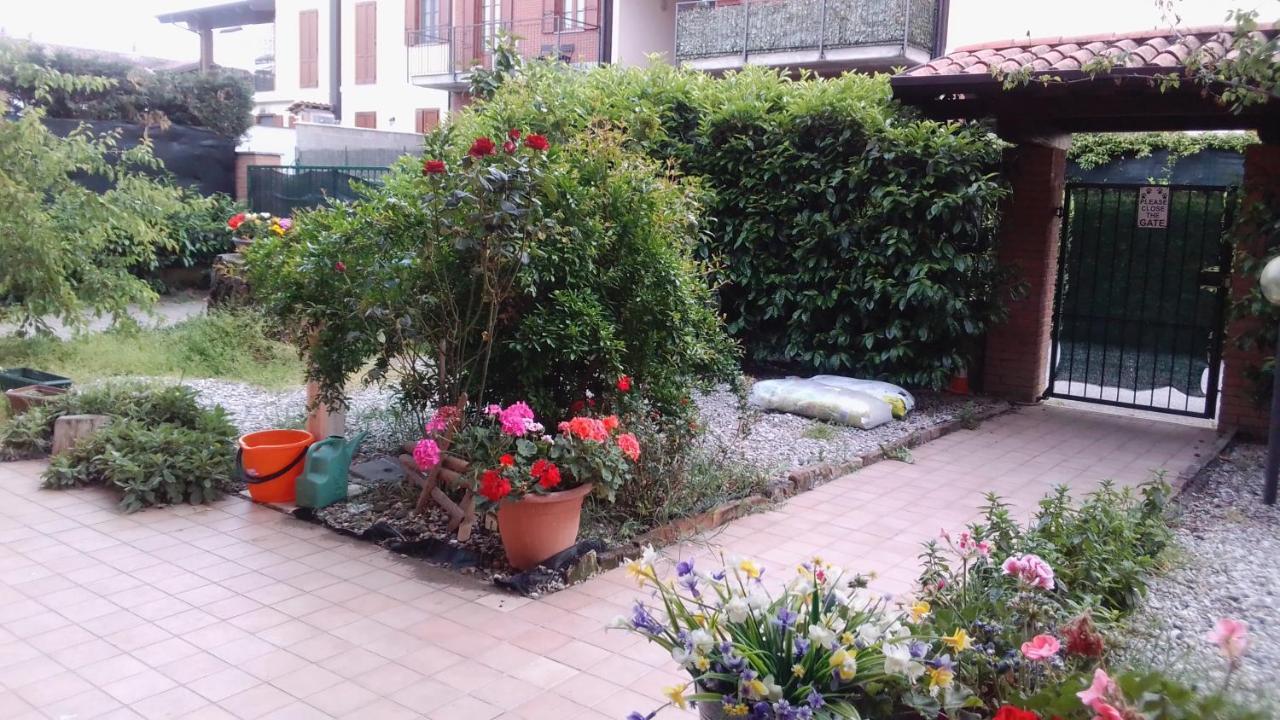 מלון Trivolzio La Quercia Fiorita מראה חיצוני תמונה